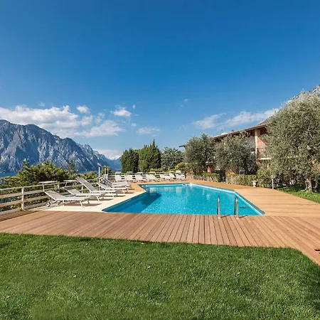 公寓 Mit Seeblick- Bbq Und Gemeinschaftspool By Interhome 马尔切西内
