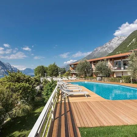 Mit Seeblick- Bbq Und Gemeinschaftspool By Interhome 公寓 马尔切西内