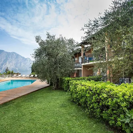 Apartment Mit Seeblick- Bbq Und Gemeinschaftspool By Interhome Malcesine
