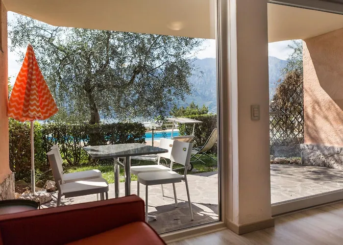 Apartment Mit Seeblick- Bbq Und Gemeinschaftspool By Interhome