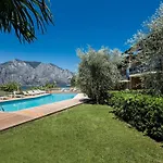 Mit Seeblick- Bbq Und Gemeinschaftspool By Interhome *