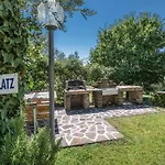Mit Seeblick- Bbq Und Gemeinschaftspool By Interhome