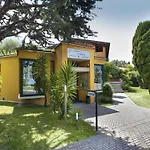 Mit Seeblick- Bbq Und Gemeinschaftspool By Interhome * Malcesine