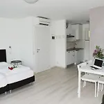 Mit Seeblick- Bbq Und Gemeinschaftspool By Interhome * Μαλτσεζίνε