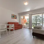 Διαμέρισμα Mit Seeblick- Bbq Und Gemeinschaftspool By Interhome Μαλτσεζίνε