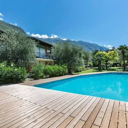 Mit Seeblick- Bbq Und Gemeinschaftspool By Interhome Malcesine
