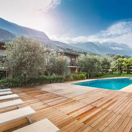 아파트 Mit Seeblick- Bbq Und Gemeinschaftspool By Interhome 말세진느