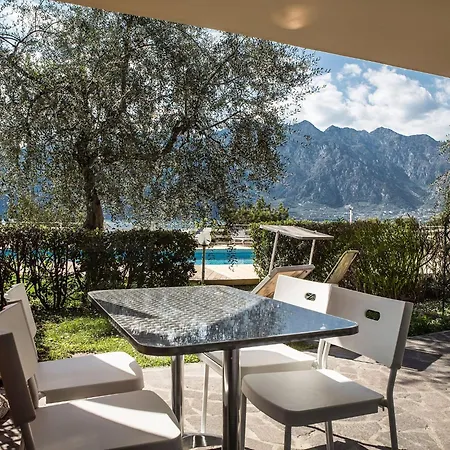 아파트 Mit Seeblick- Bbq Und Gemeinschaftspool By Interhome *