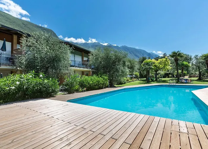 Mit Seeblick- Bbq Und Gemeinschaftspool By Interhome Malcesine