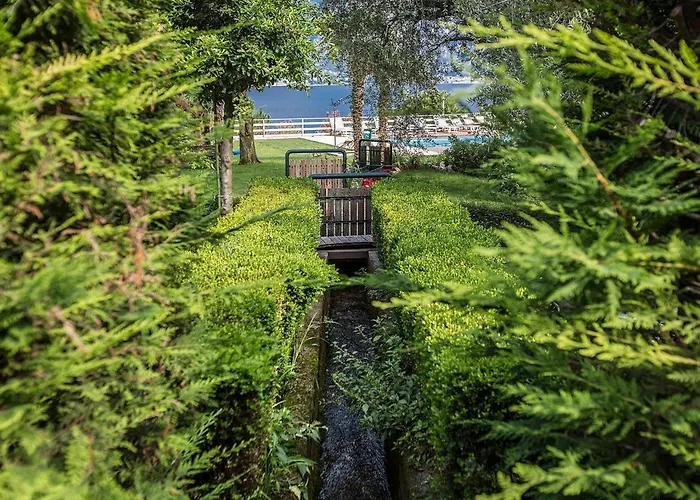 Apartment Mit Seeblick- Bbq Und Gemeinschaftspool By Interhome