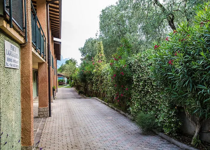 Apartment Mit Seeblick- Bbq Und Gemeinschaftspool By Interhome *