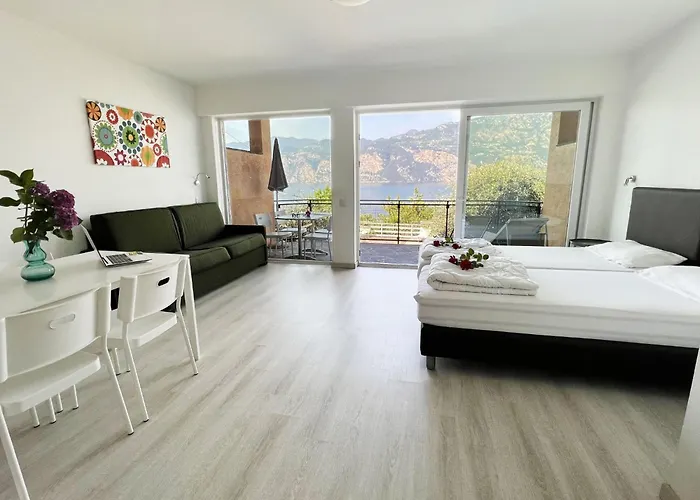 Mit Seeblick- Bbq Und Gemeinschaftspool By Interhome 말세진느