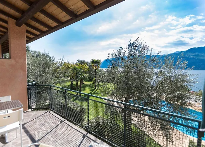 Mit Seeblick- Bbq Und Gemeinschaftspool By Interhome Appartement Malcesine