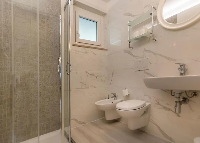 Mit Seeblick- Bbq Und Gemeinschaftspool By Interhome